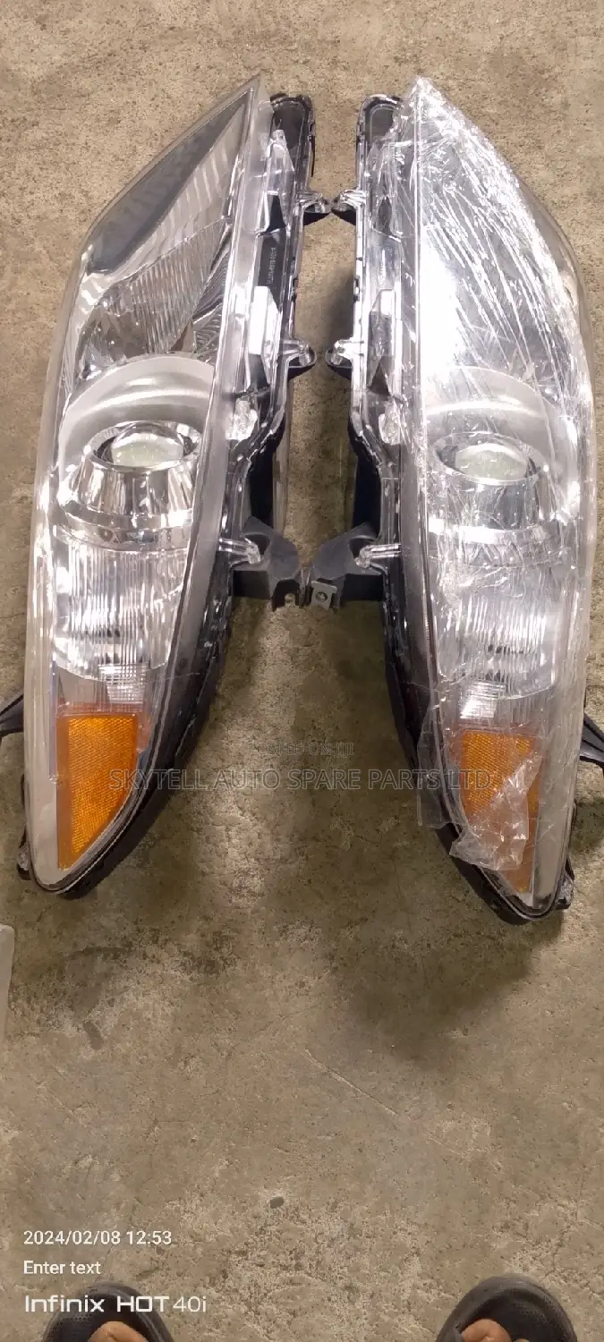 Set of Head Light for Toyota Sienna 2012