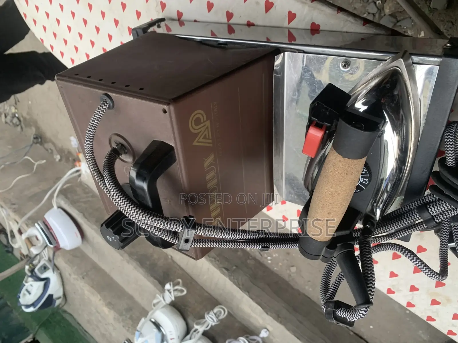 Steam Irons for Laundry and Fashion