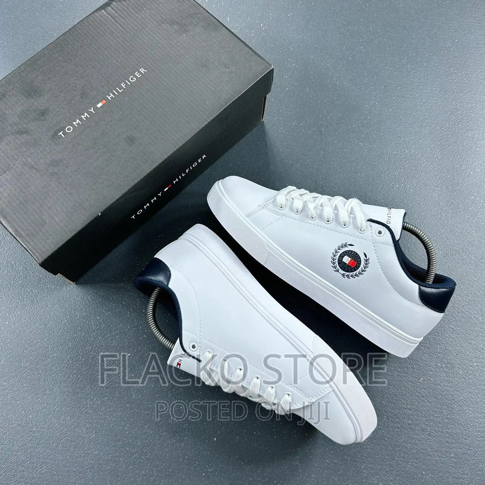 Original Tommy Hilfiger Classic Sneakers