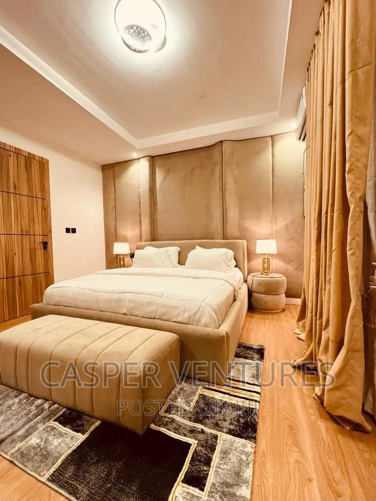 Luxurious 3-Bed Town House