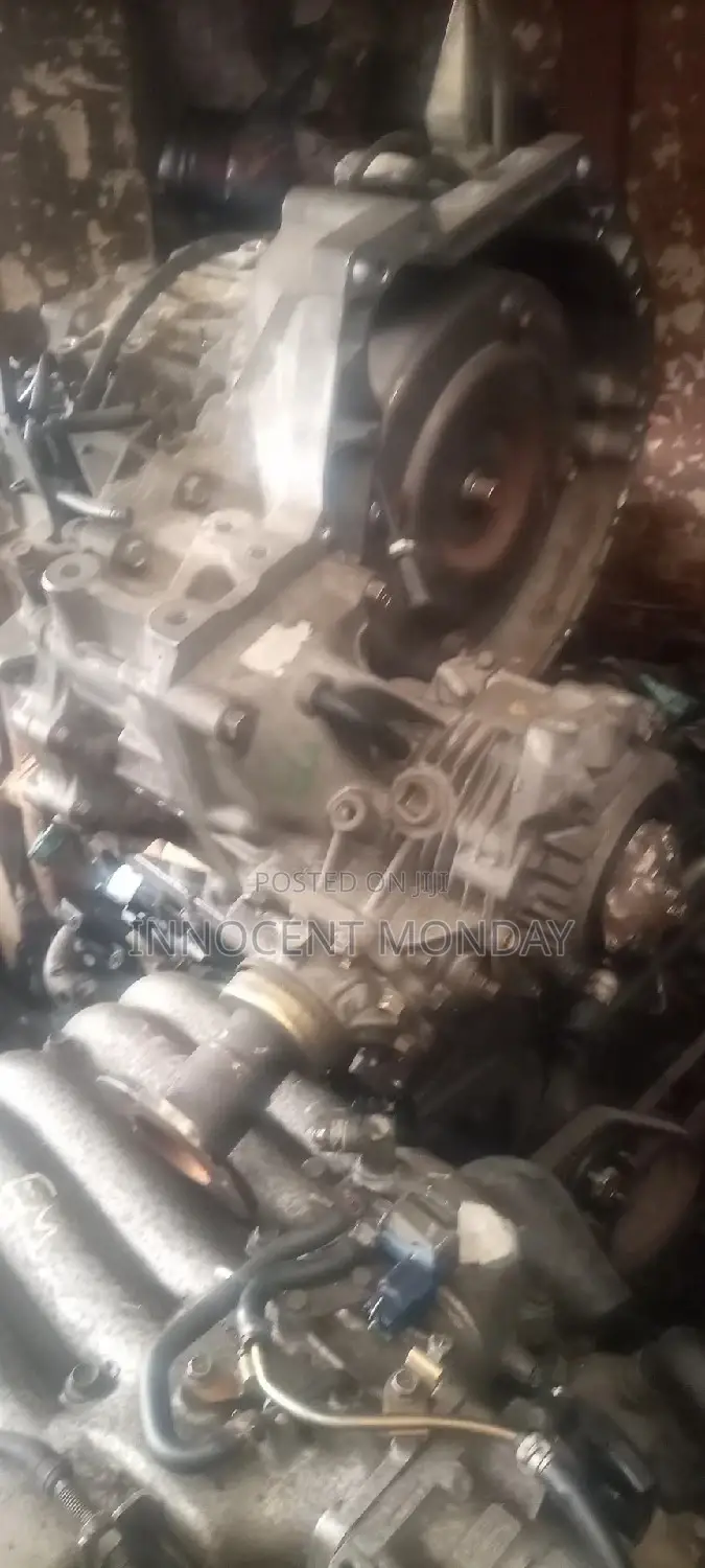 Transmission For Nissan X-trail 2005.