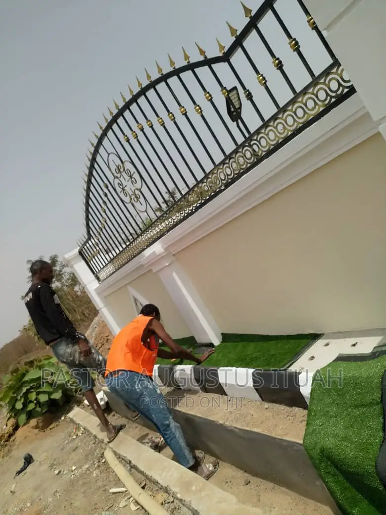 Painting and Screeding