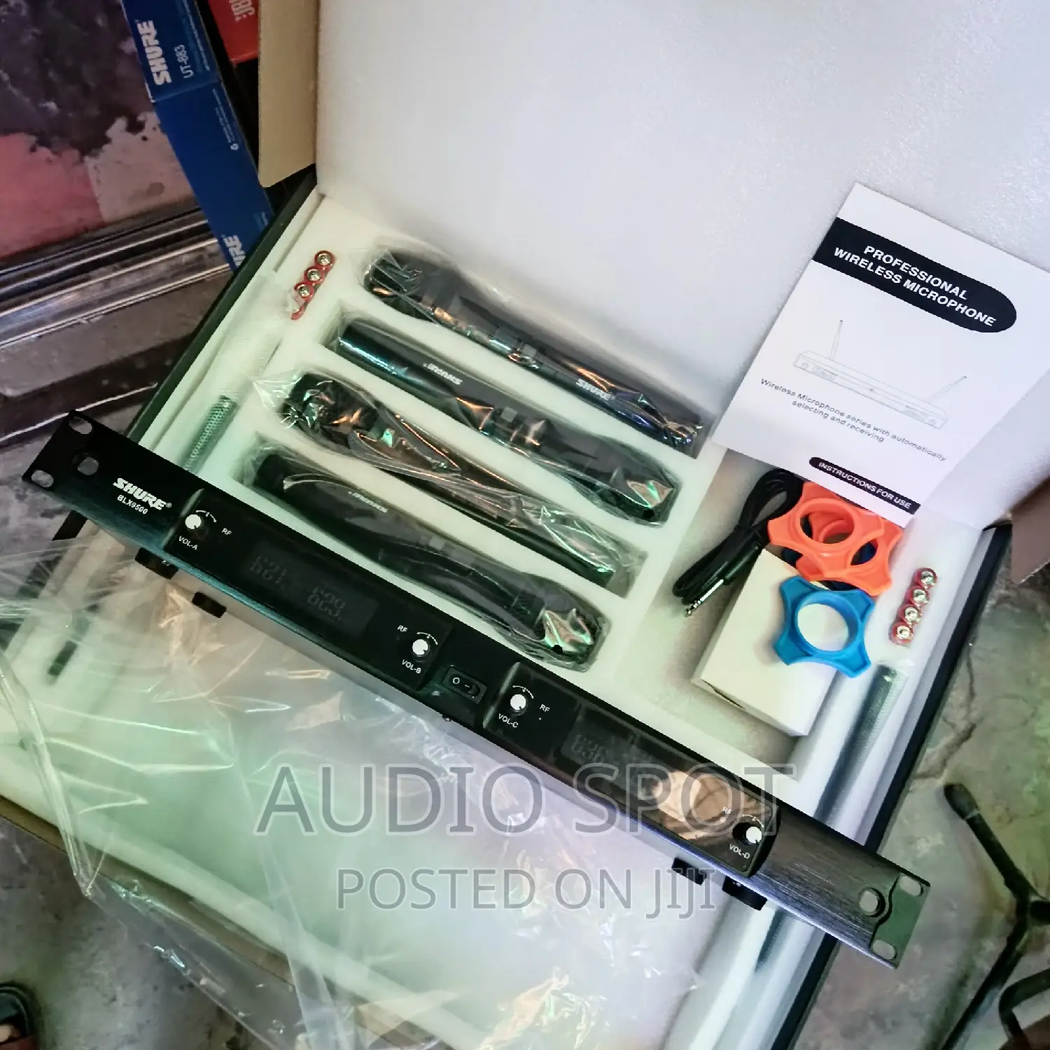 Shure BLX-9500 Professional 4 in 1 Wireless Microphones