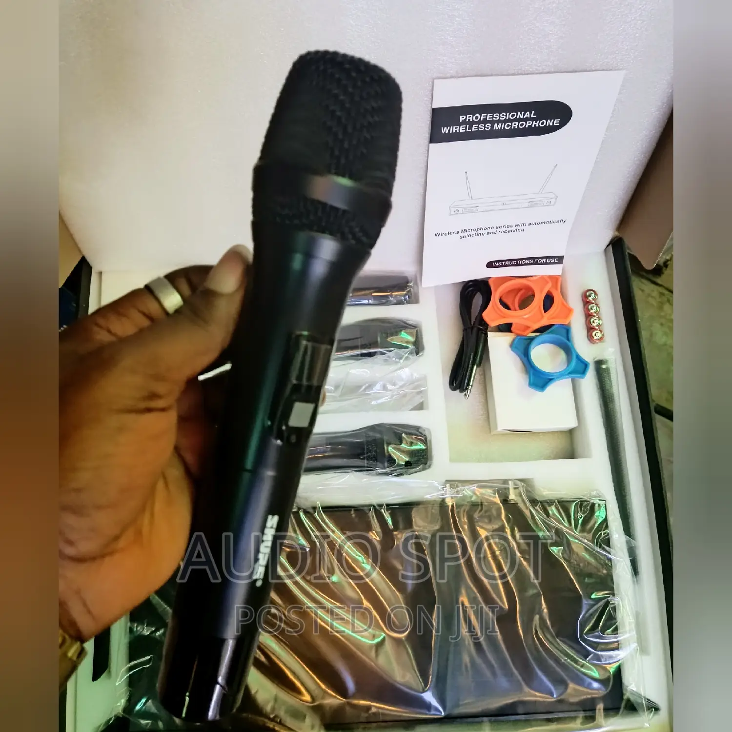 Shure BLX-9500 Professional 4 in 1 Wireless Microphones