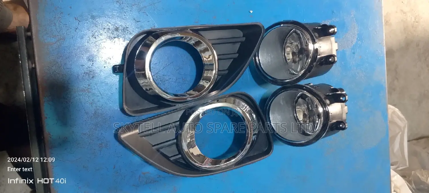 Set of Fog Lamp and Chrome for Toyota Camry 2010