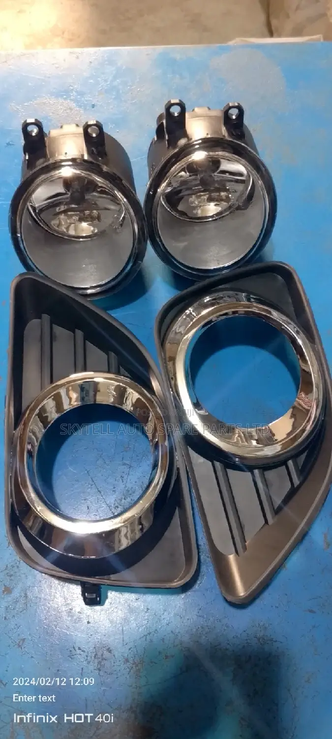 Set of Fog Lamp and Chrome for Toyota Camry 2010