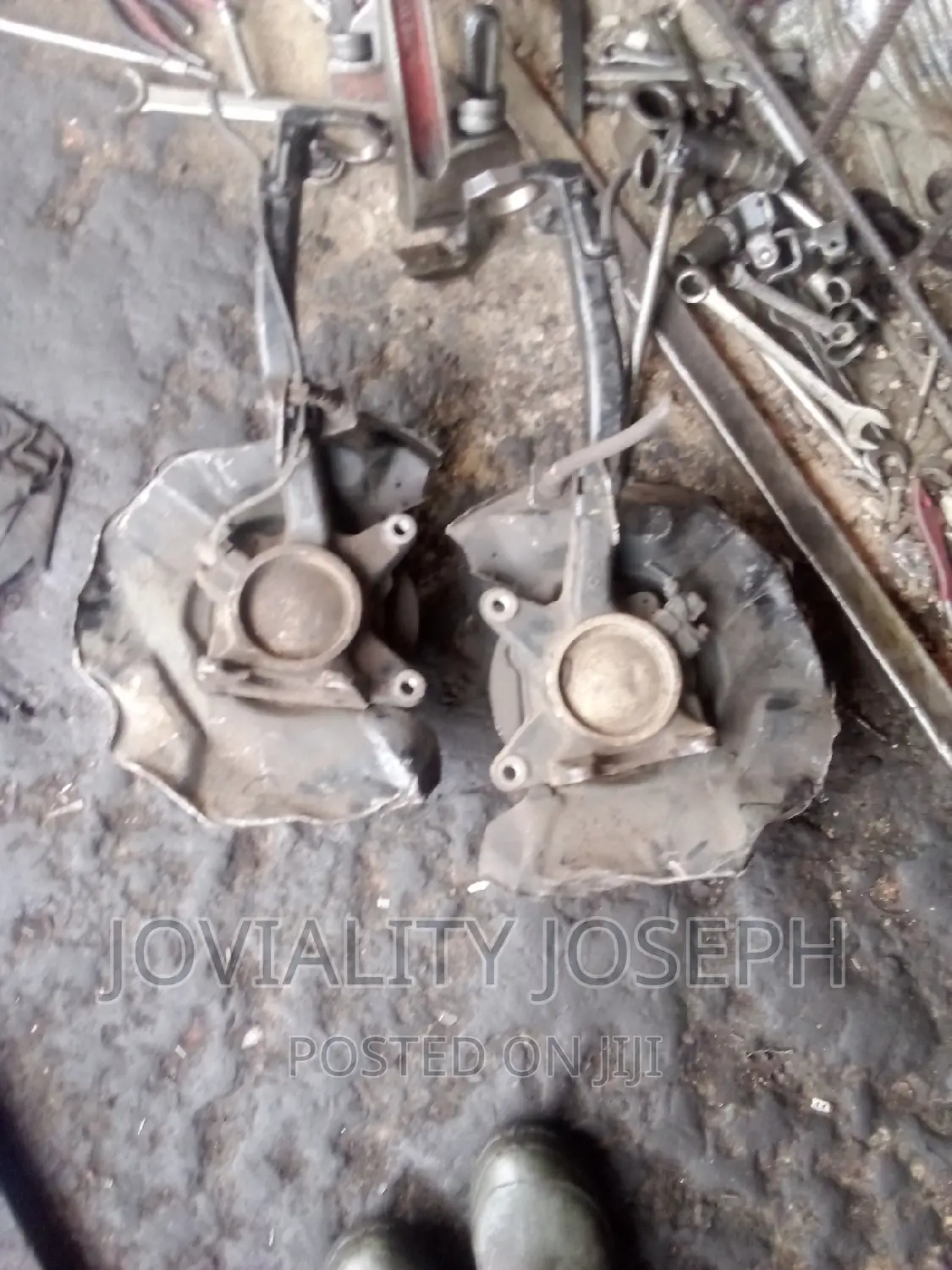 Front Hub Toyota Sequoia Old Model