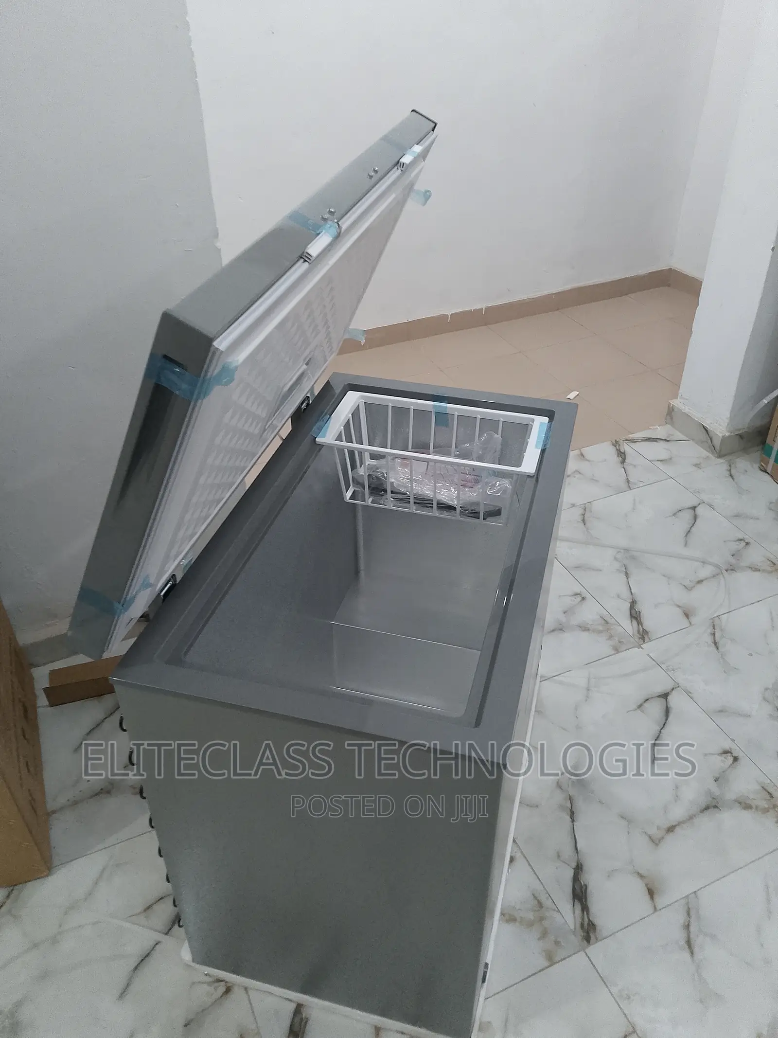 Aeon ACF200GK 202 Litre Durable Smart Chest Freezer R600a