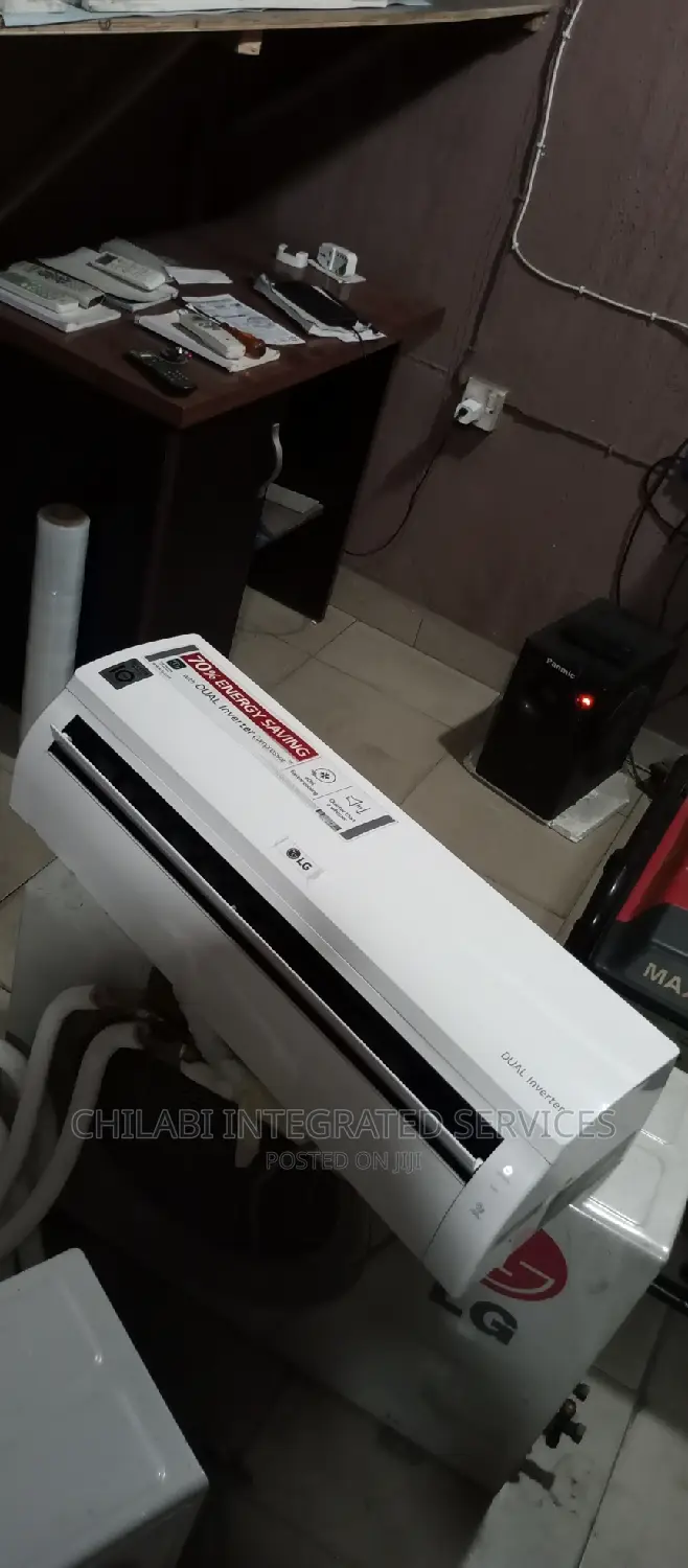 1 Month Old Almost New Dual Inverter 1hp LG Air Conditioner