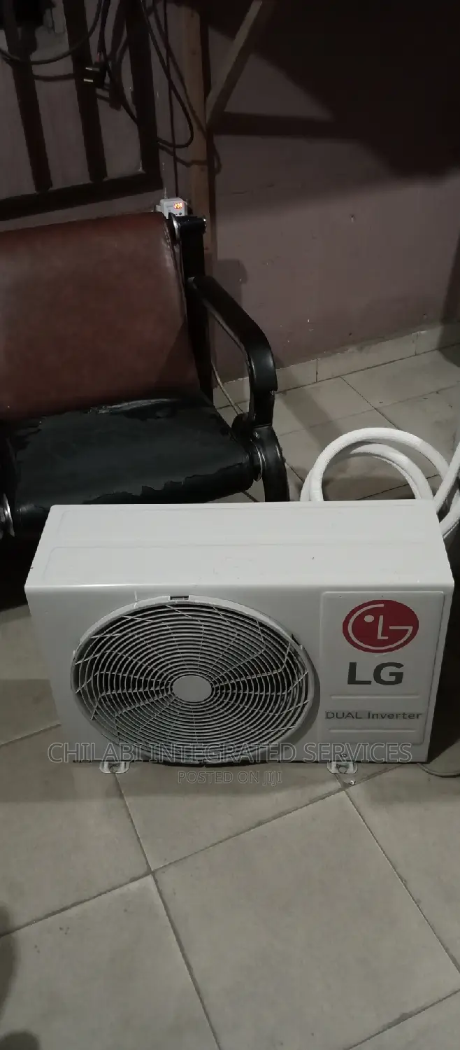 1 Month Old Almost New Dual Inverter 1hp LG Air Conditioner
