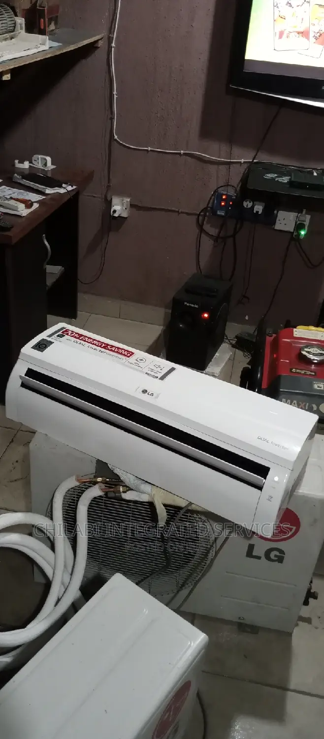 1 Month Old Almost New Dual Inverter 1hp LG Air Conditioner
