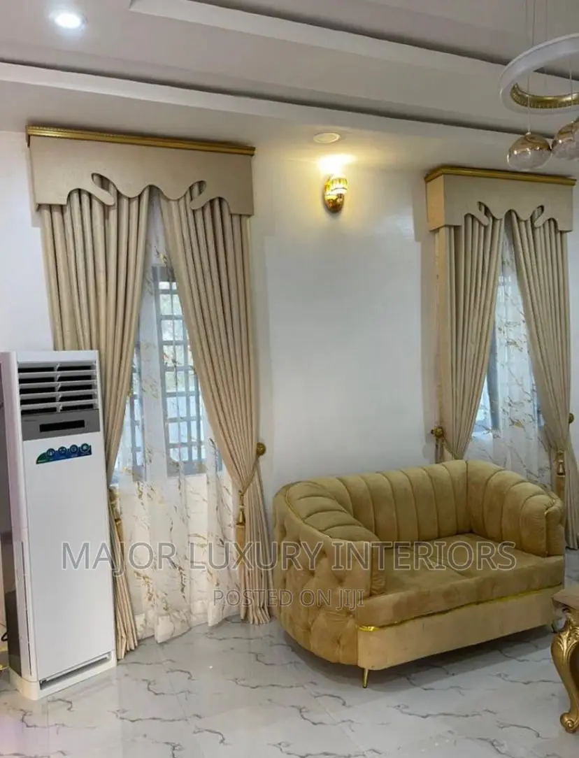 Simple Board Design With Quality Curtains