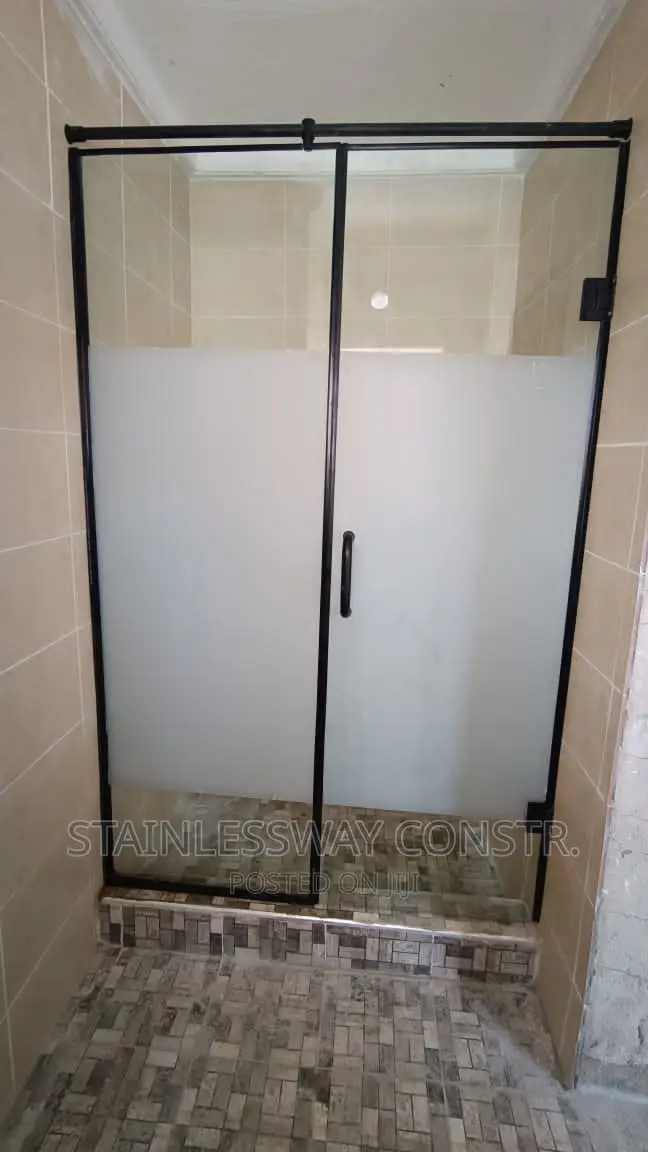 Shower Frost Cubicle Black T