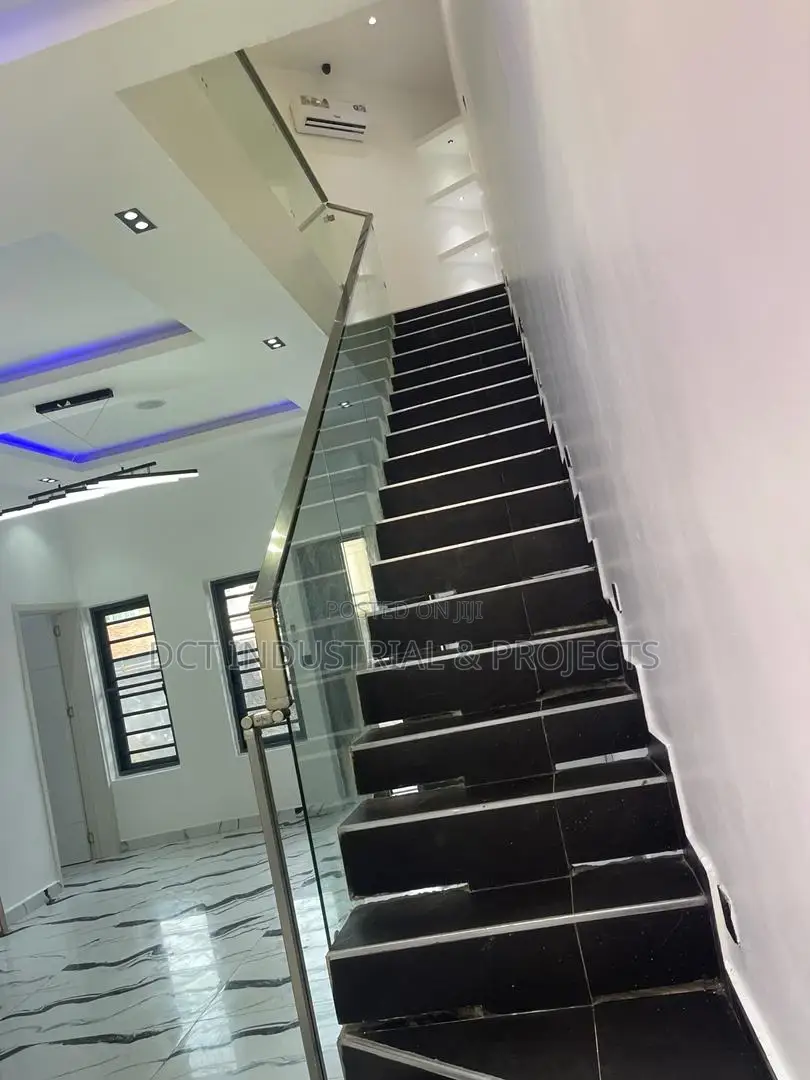 Glass Railings / Frameless Glass Handrails
