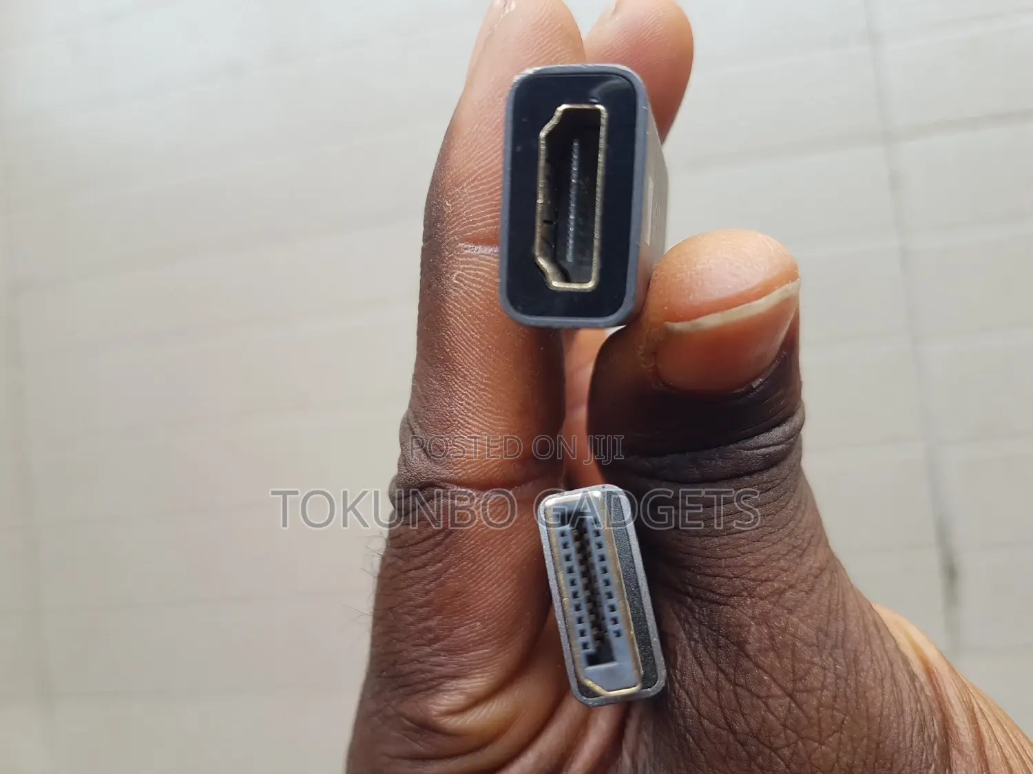 Display Port to Female HDMI Converter