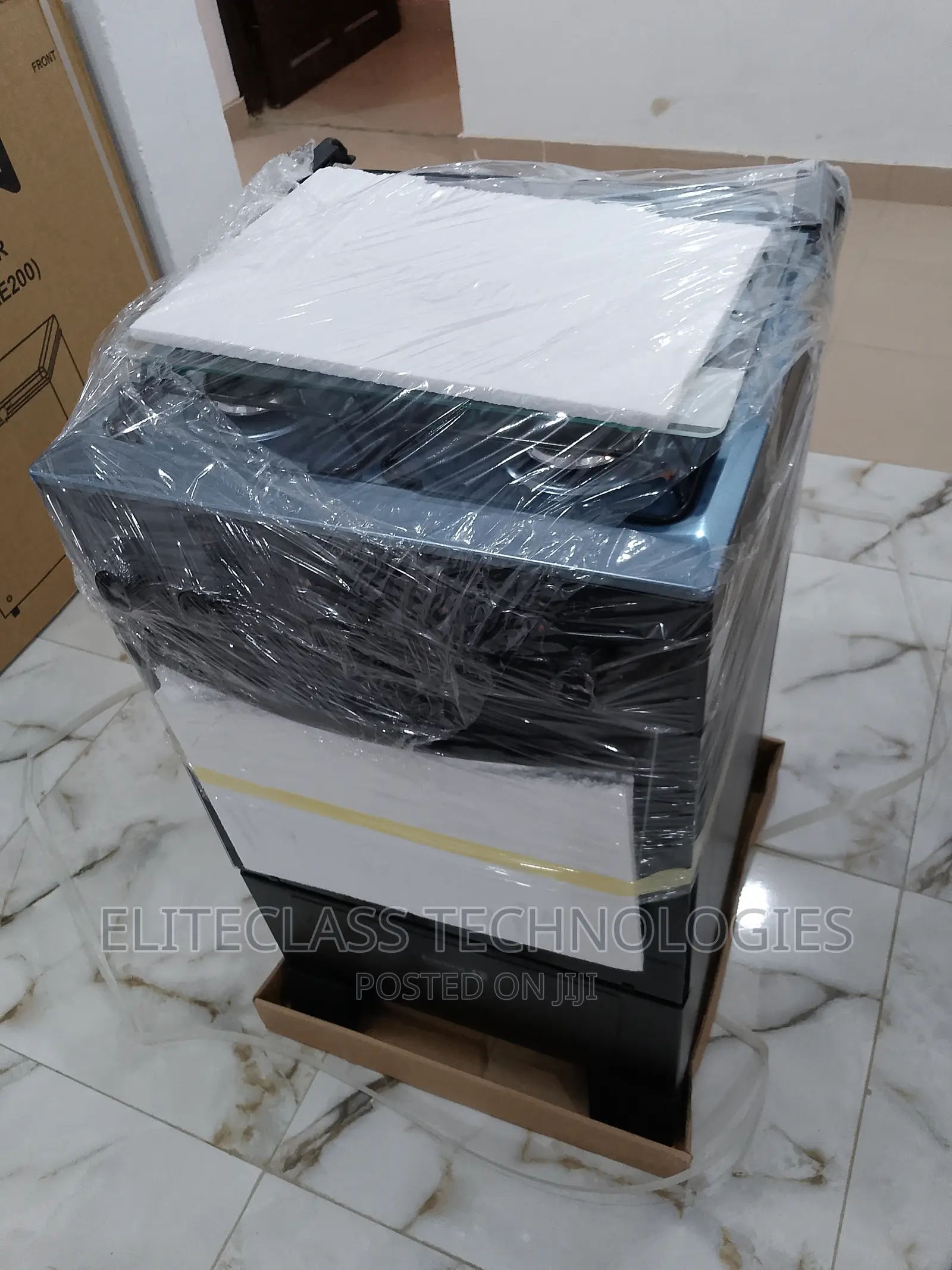 Scanfrost Durable 4 Burner Gas Cooker CK 5400
