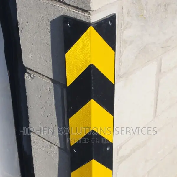 Rubber Black Wall Guard With Reflective Arrow