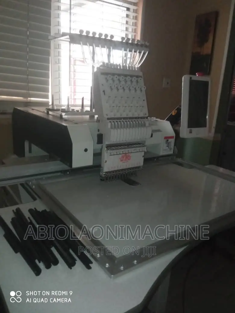 Two Lion One Head Monogram Machine, 12 Needles (500x800mm)