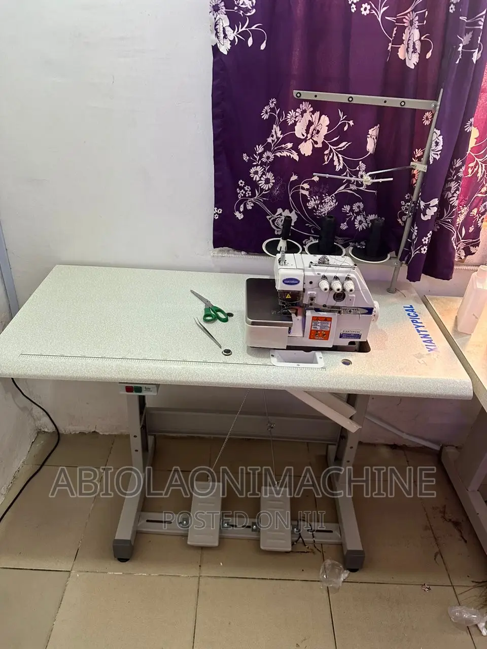 Xiantypical Three Thread Weaving Machine ( Overlock Machine)