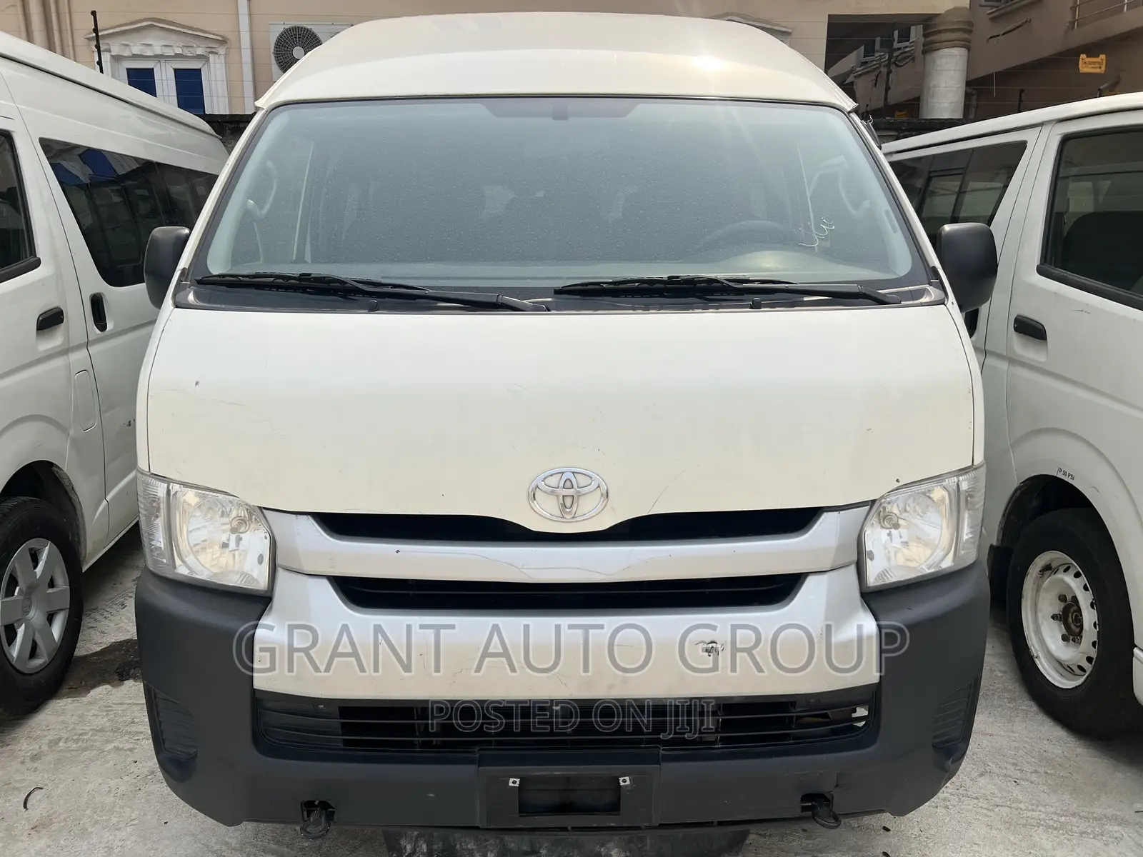 Toyota HiAce 2021 White