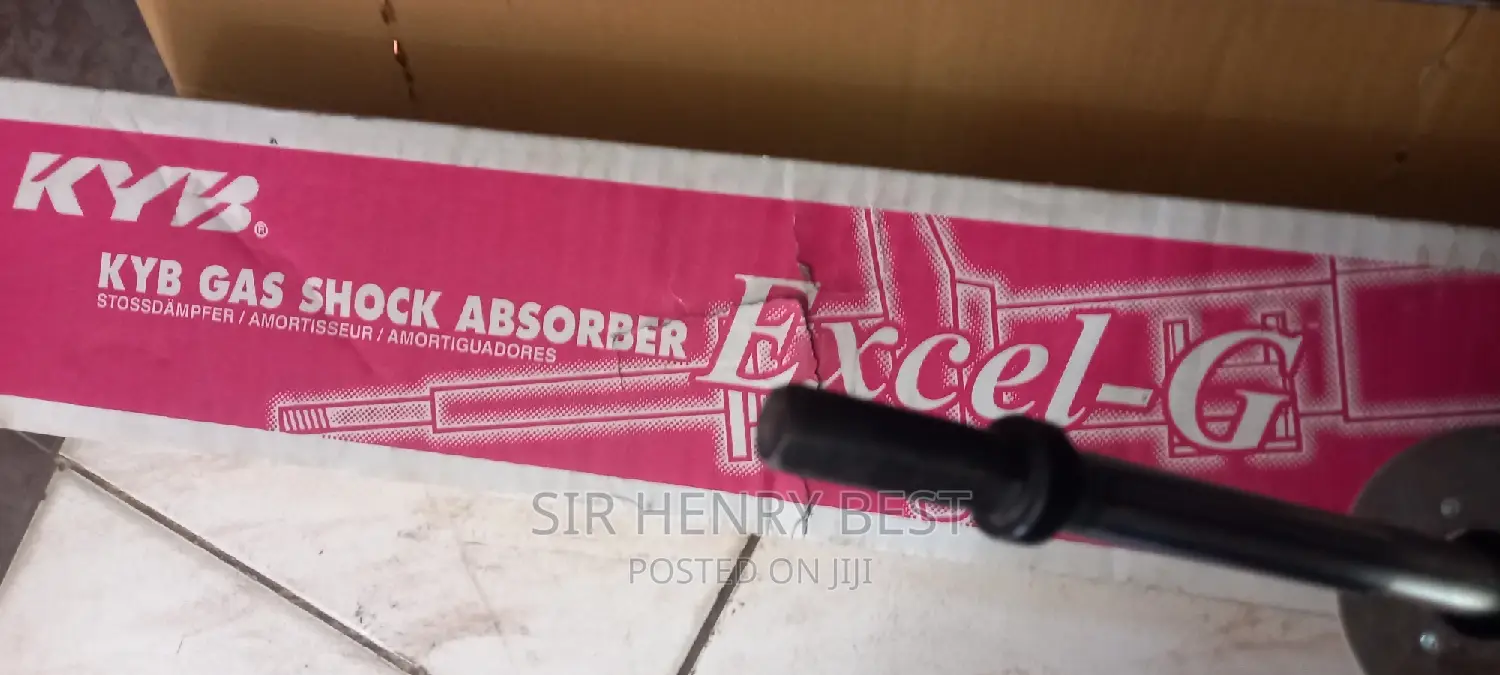Front Shocks Absorbers Kyb Without Sensor Lexus Gs 350 .2006/2013