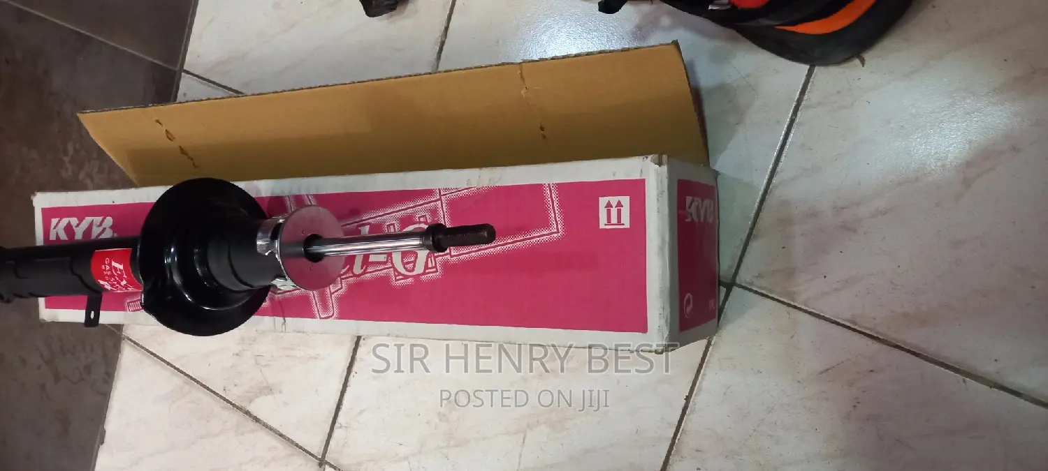 Front Shocks Absorbers Kyb Without Sensor Lexus Gs 350 .2006/2013