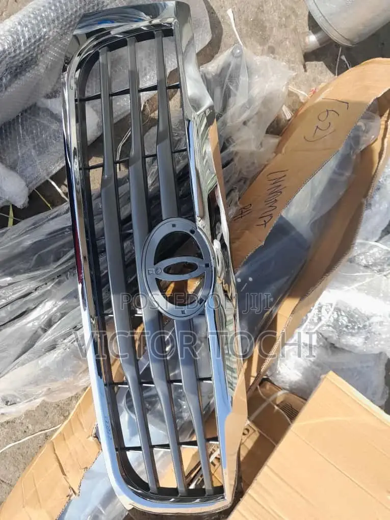 Front Grille Toyota Hilux 2011/2012 (Stainless)