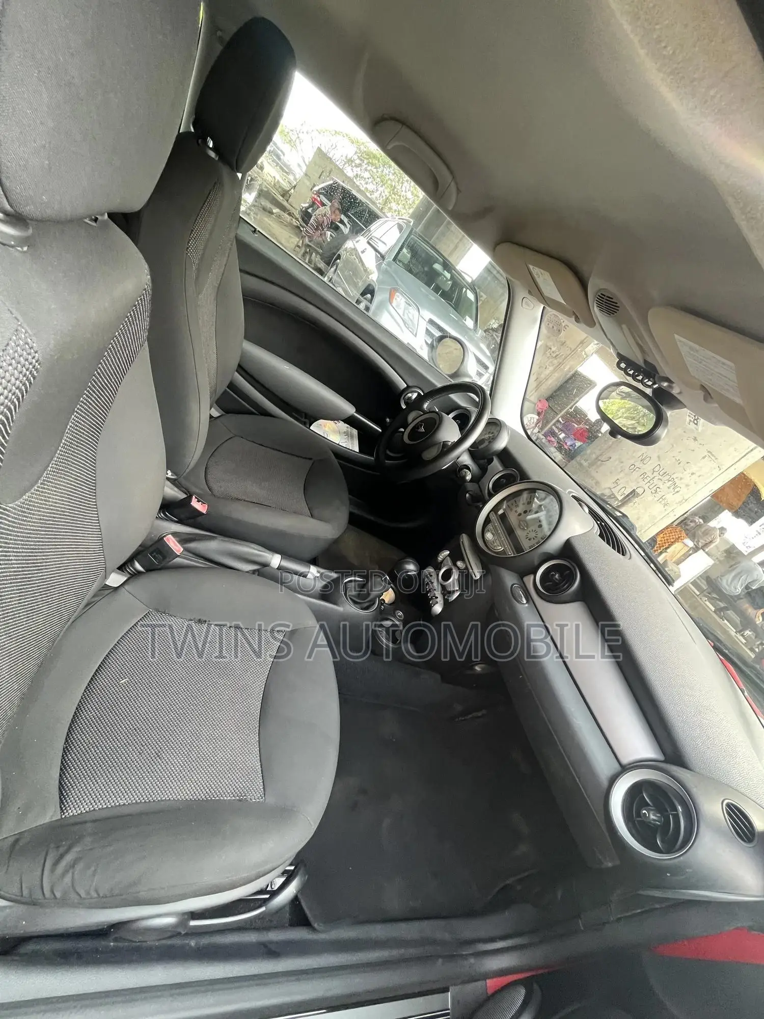 Mini Cooper 2010 Red