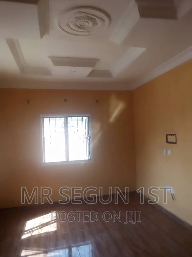 Mini Flat in Akoto Estate, Akala Express for rent