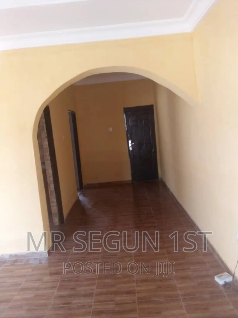 Mini Flat in Akoto Estate, Akala Express for rent