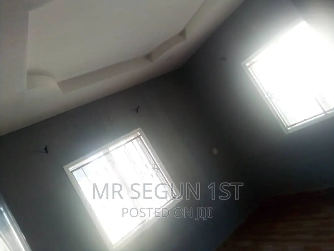 Mini Flat in Akoto Estate, Akala Express for rent