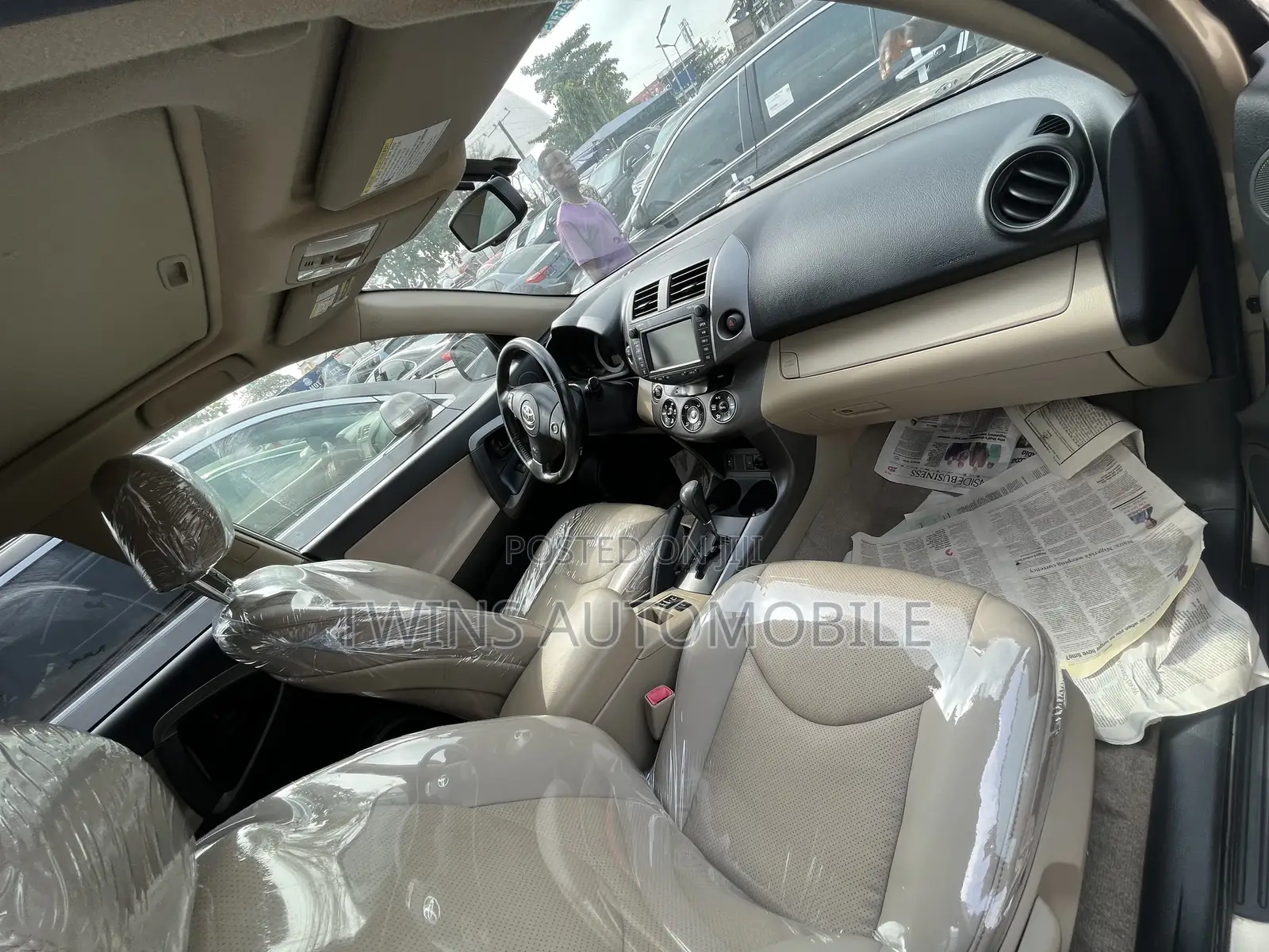 Toyota RAV4 2.5 Limited 2010 Gold