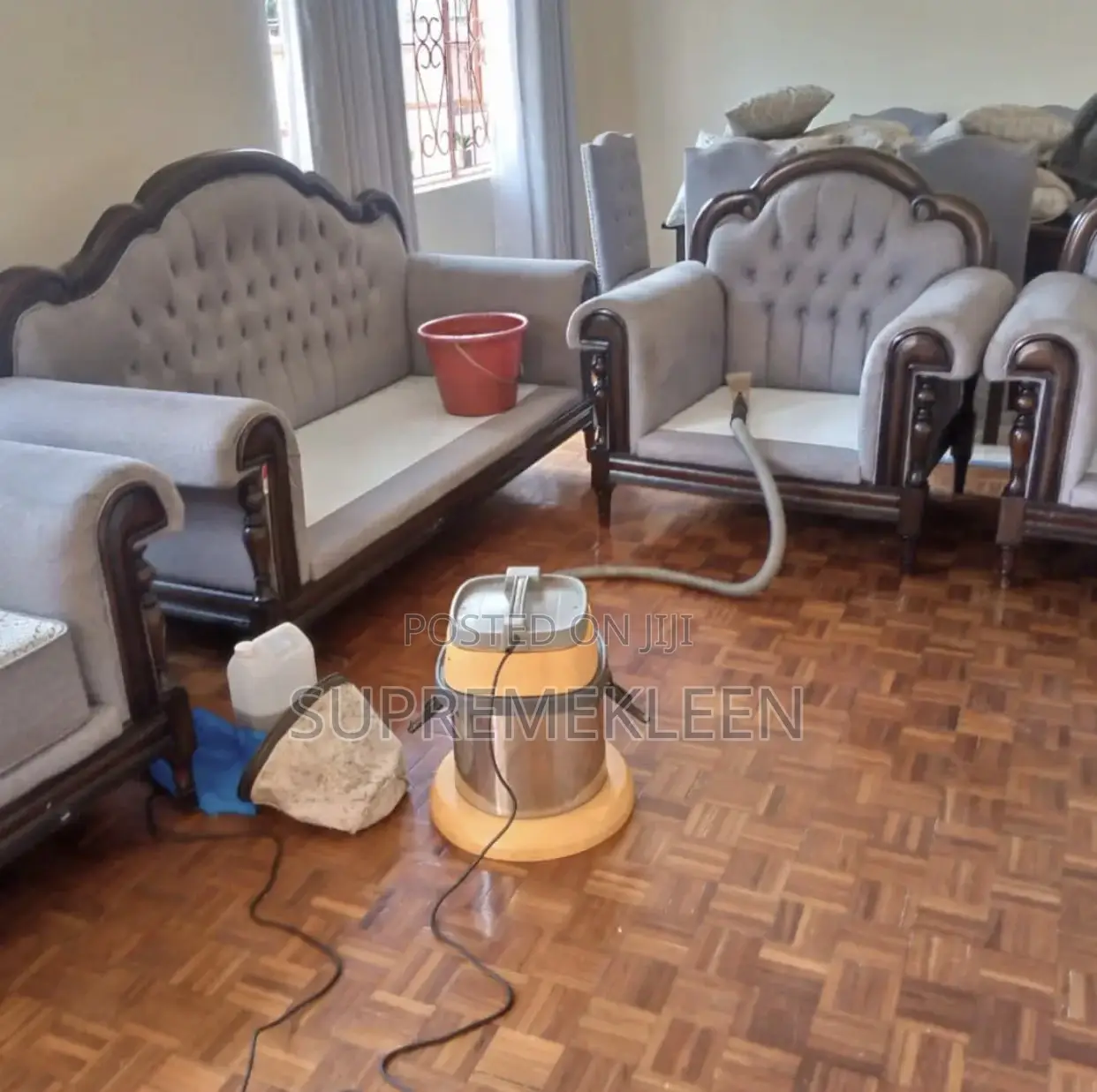 Couches, Upholstery Cleaning Service