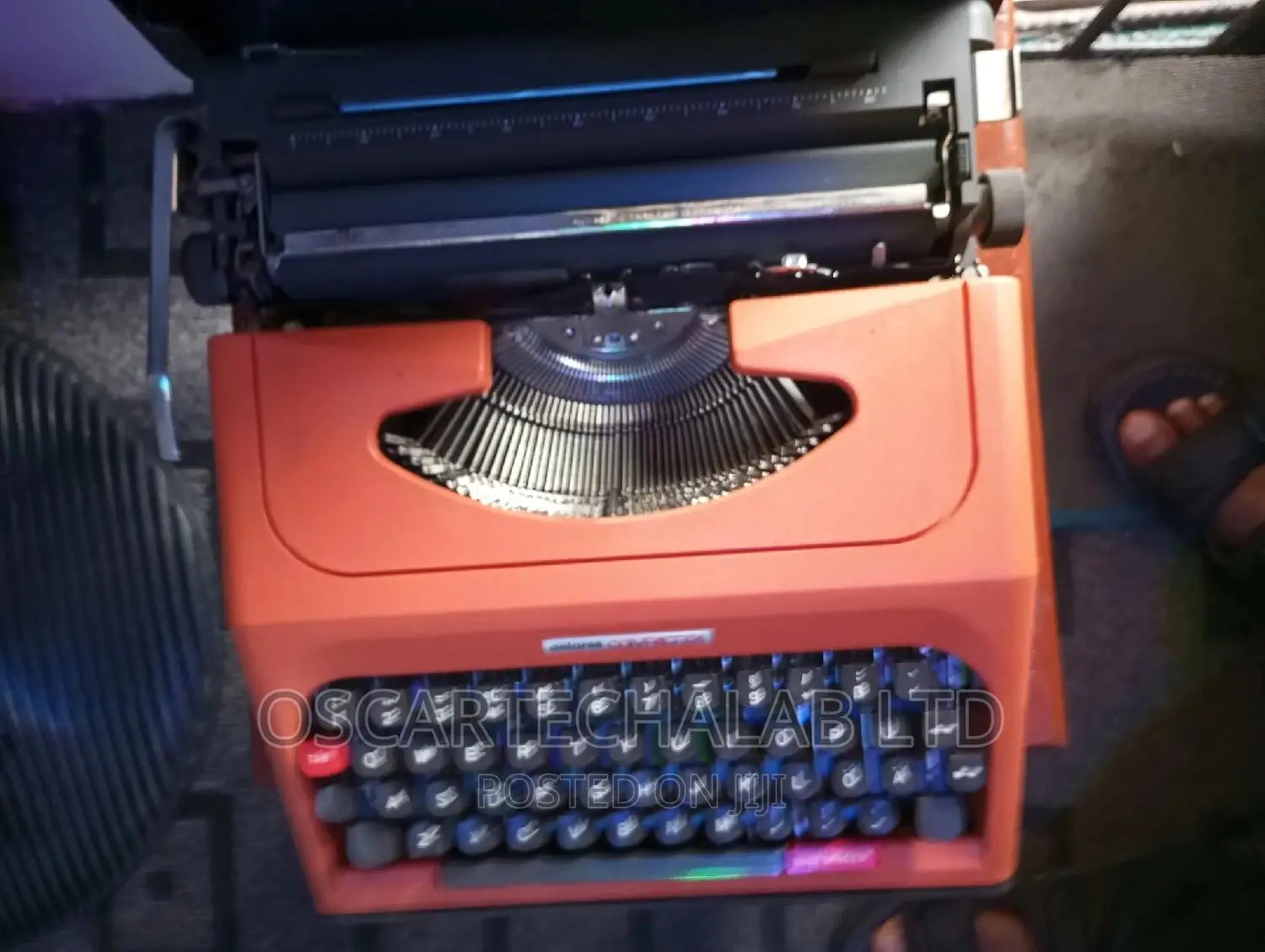 Antares Compact 326 Manual Typewriter