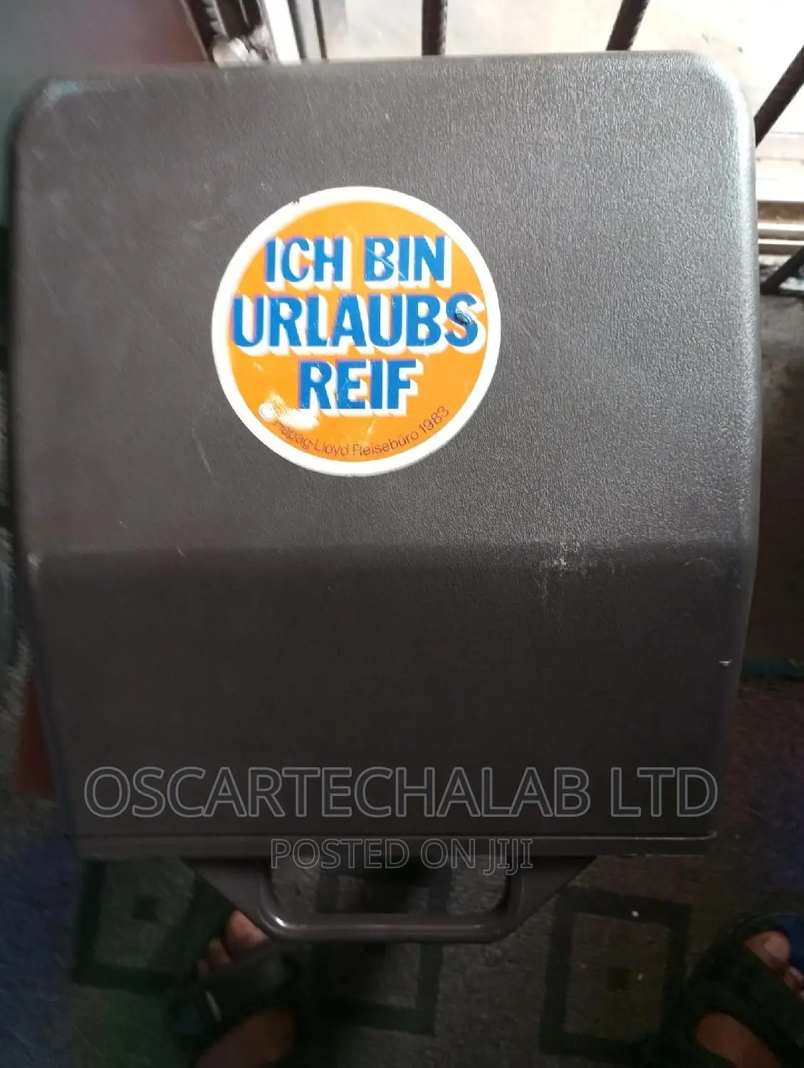 Antares Compact 326 Manual Typewriter