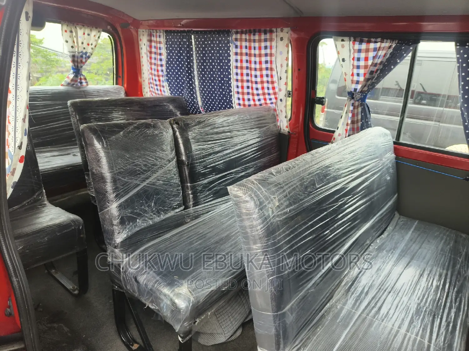 Toyota HiAce 2002 Red