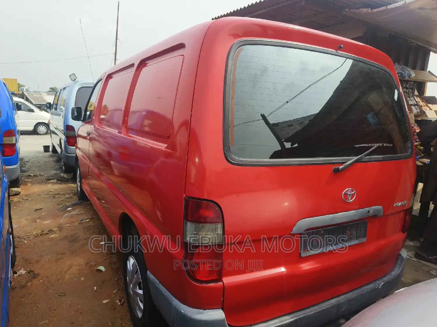 Toyota HiAce 2002 Red
