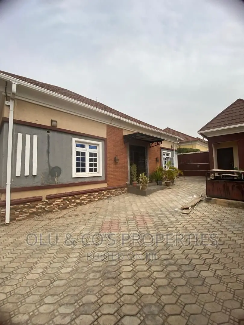 3bdrm Bungalow in Behind Citec, Mbora for rent