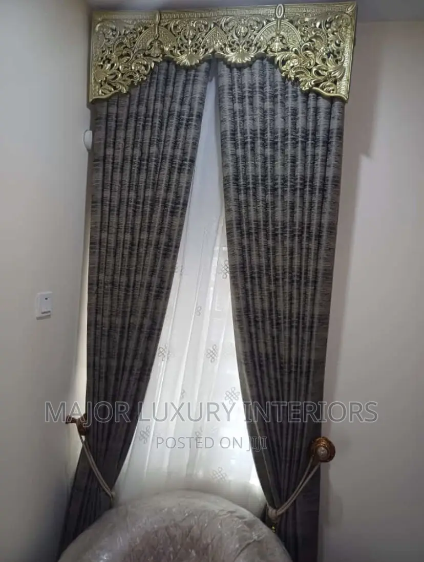 Higher Grade Turkey Curtains With Royal Board