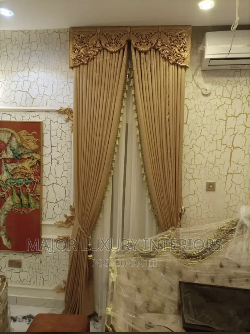 Higher Grade Turkey Curtains With Royal Board
