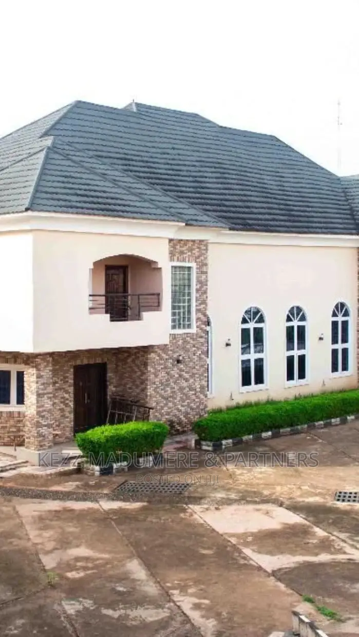 20bdrm Duplex in Gra , Enugu , Enugu for sale