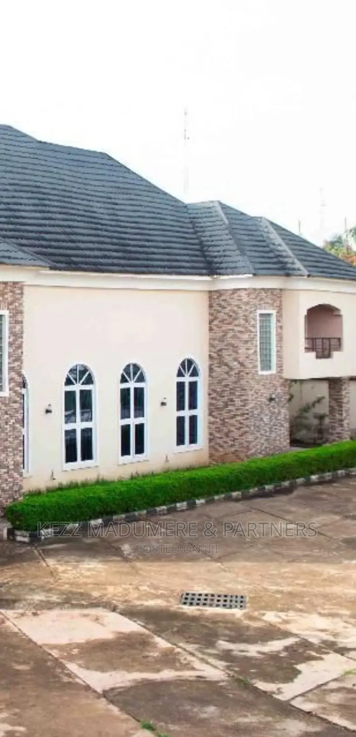 20bdrm Duplex in Gra , Enugu , Enugu for sale