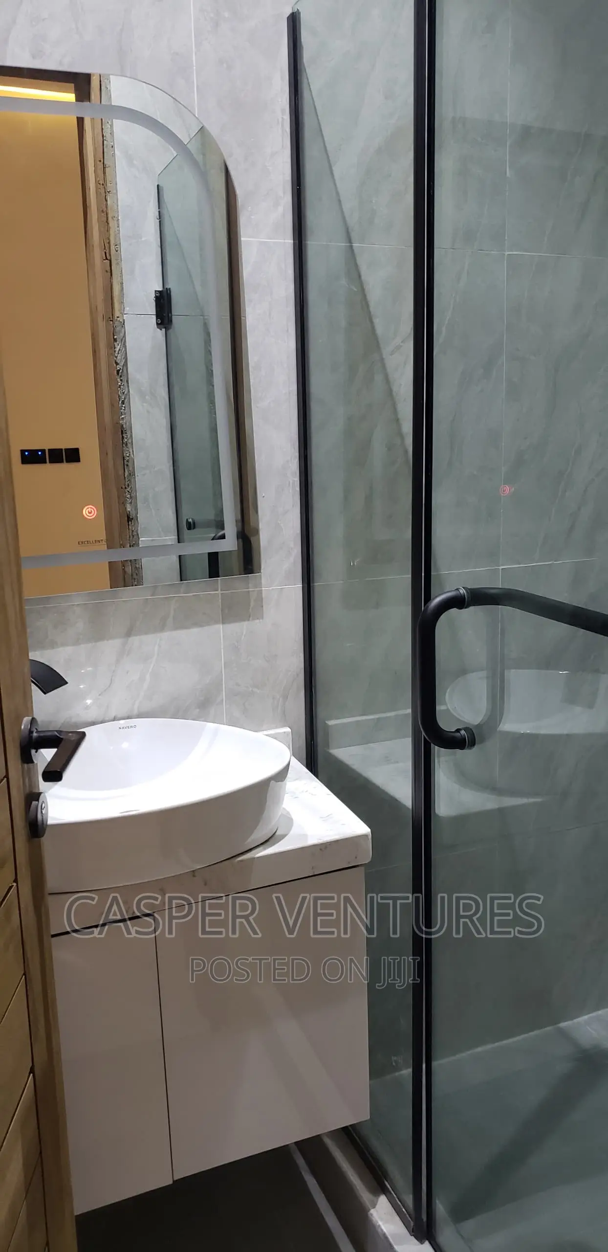 5bdrm Duplex in Chevron for sale