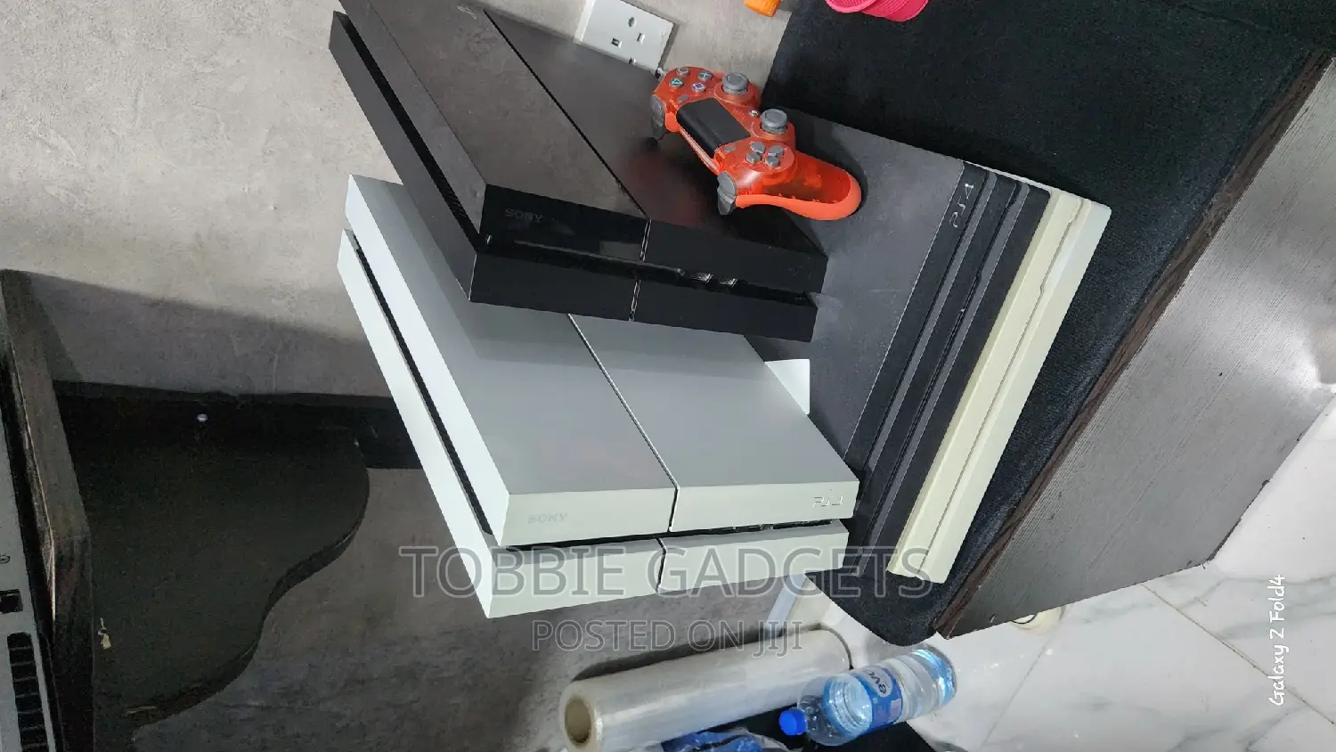Playstation 4 Fat Console With 2 Pads And 10 Games Installed