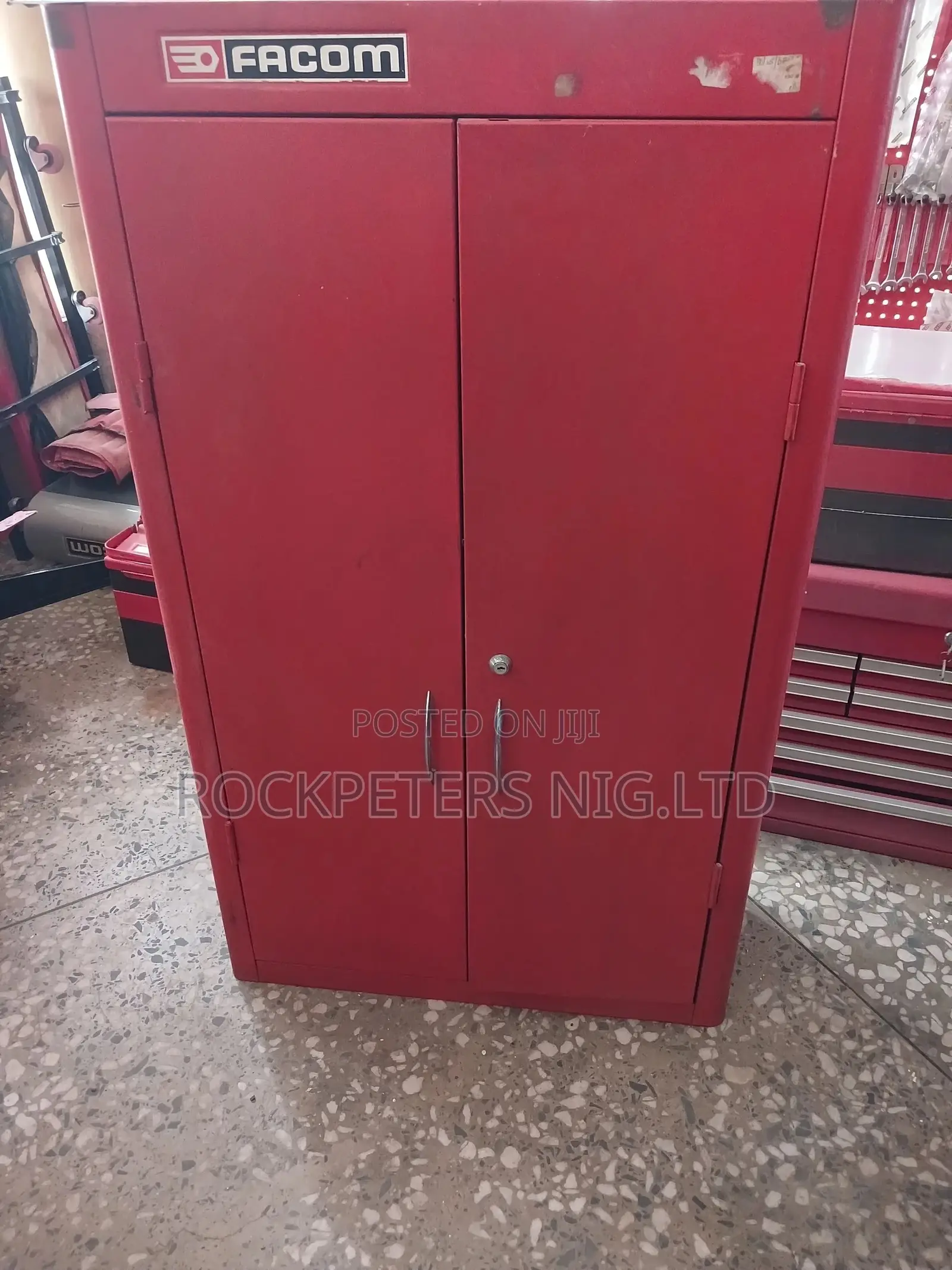 Facom JLS Tool Cabinet Two Full Doors, 3 Shelves