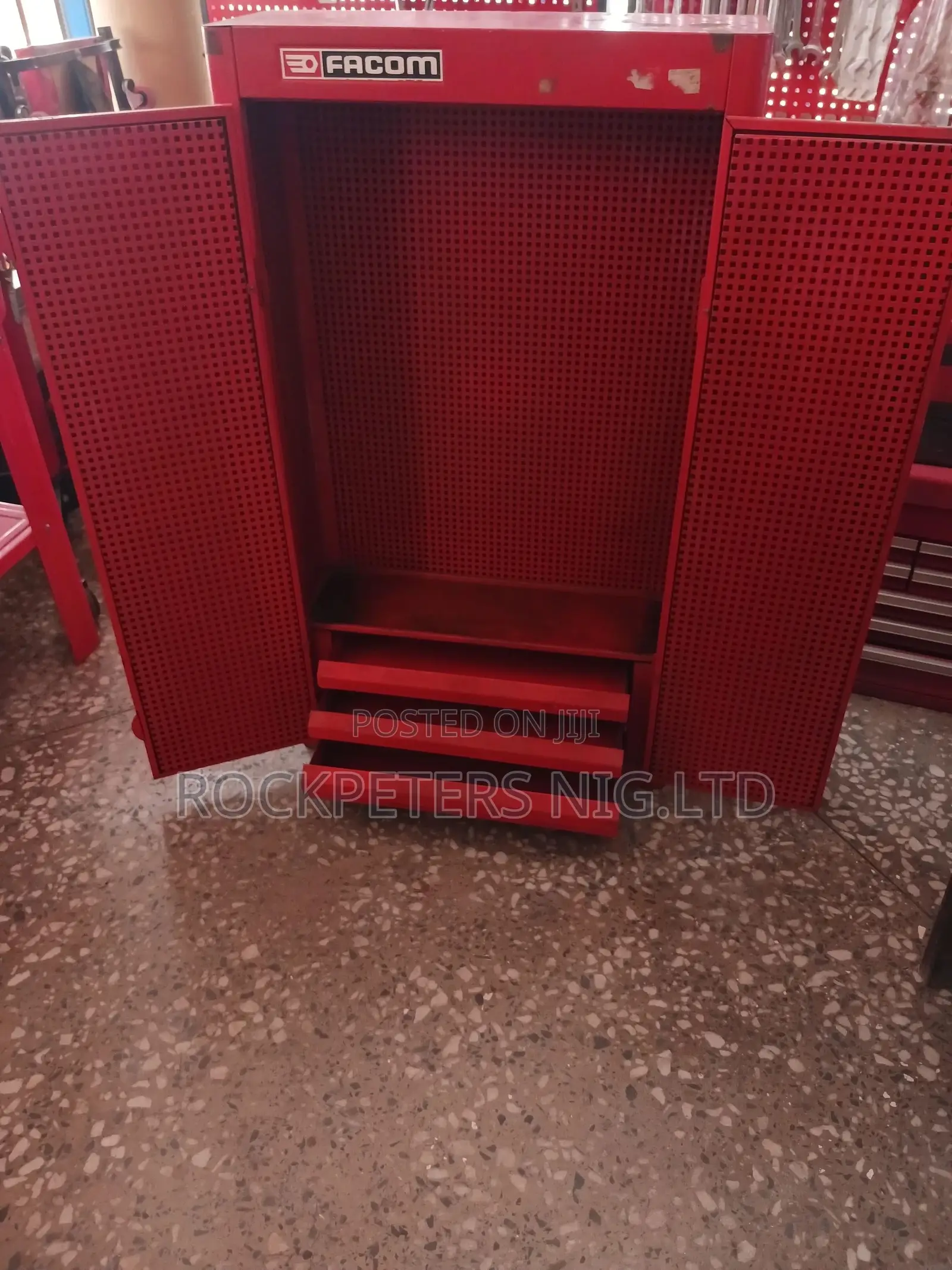 Facom JLS Tool Cabinet Two Full Doors, 3 Shelves