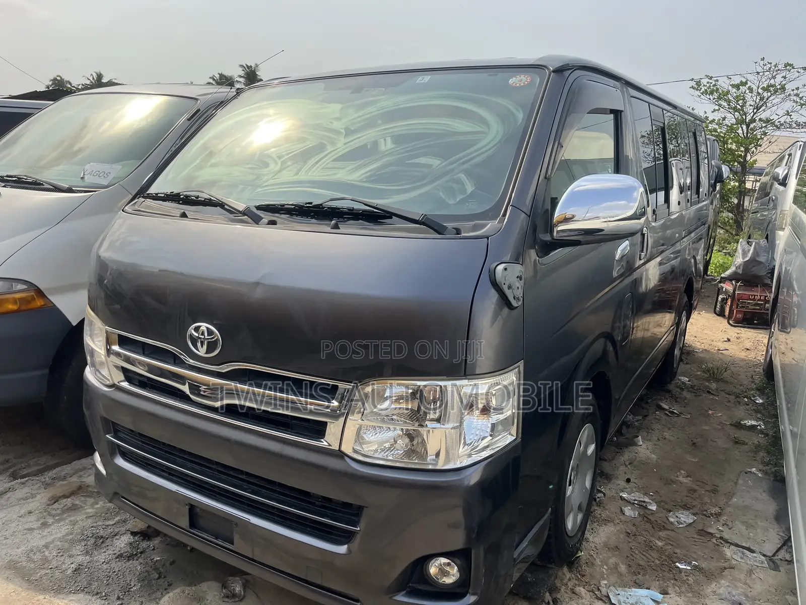 Toyota HiAce 2013 Grey