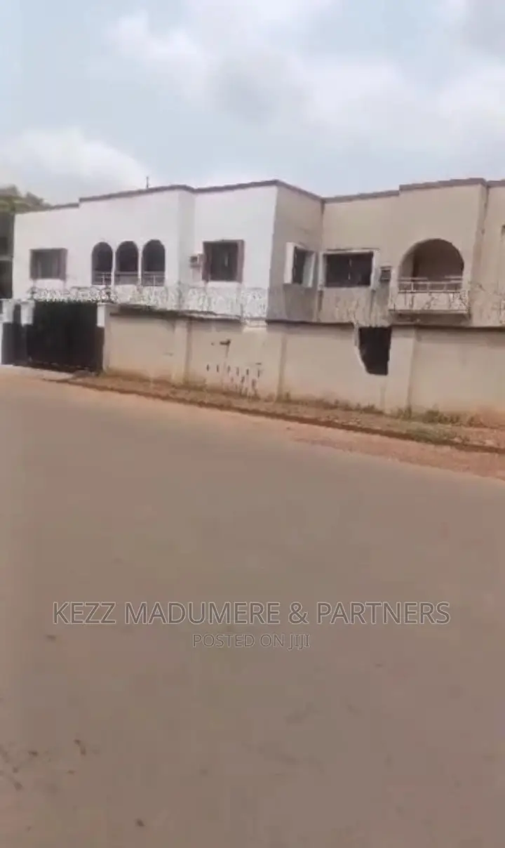 10bdrm Duplex in Independence Layout, for sale