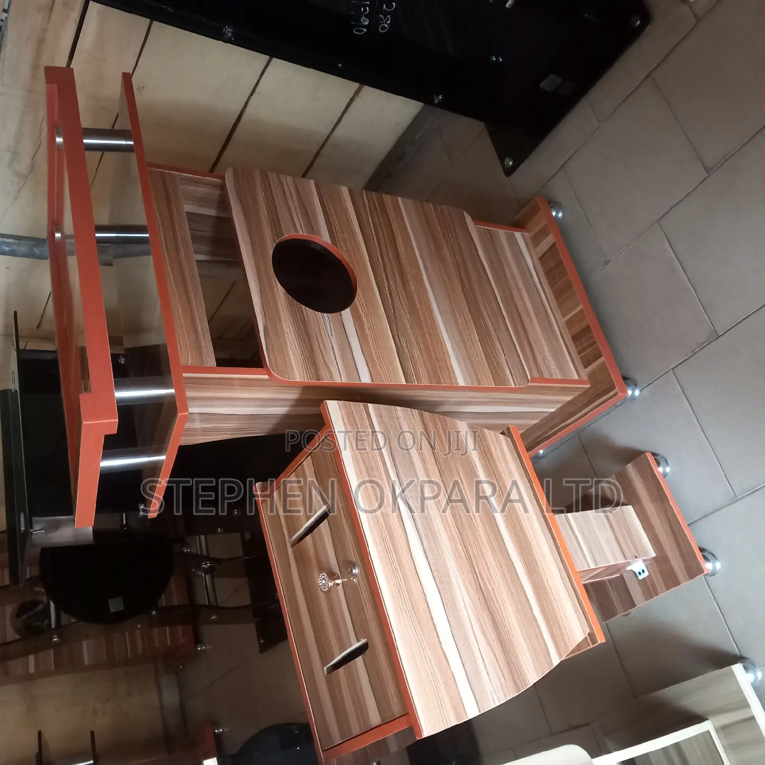New Model Wooding Puilpit and Offering Box