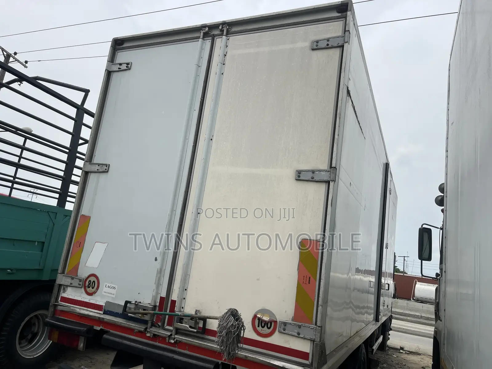 Mercedes-Benz 1722 Container